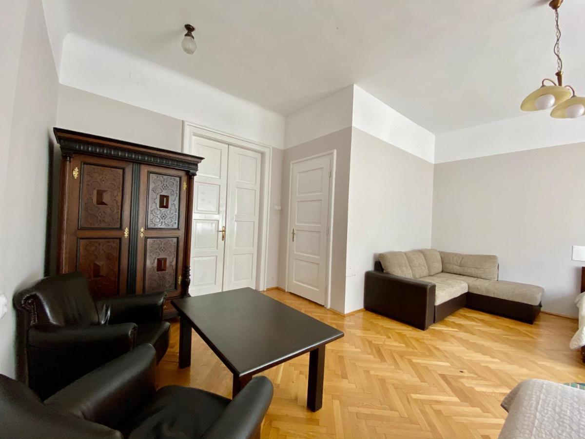 Casa Balcescu Hotel Brasov Bagian luar foto